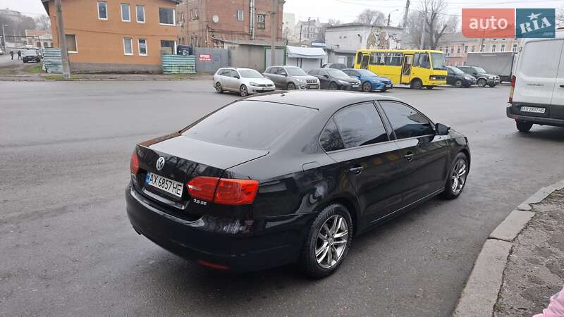 Седан Volkswagen Jetta 2012 в Харкові