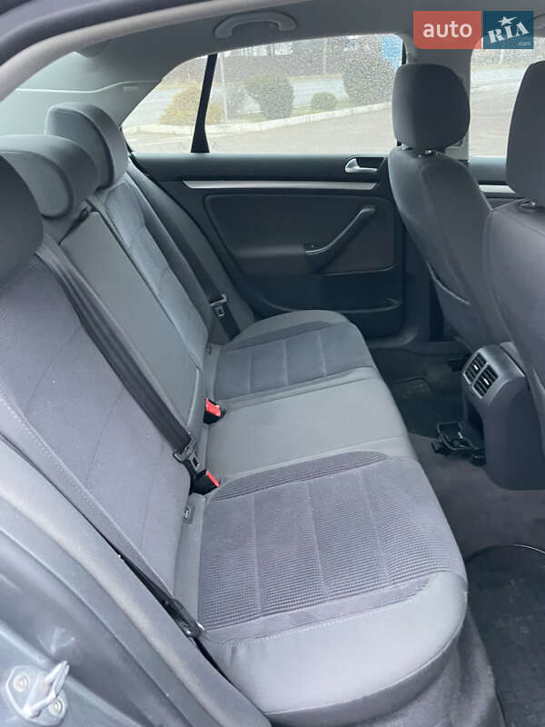 Седан Volkswagen Jetta 2006 в Косове