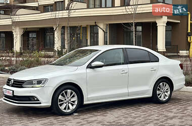 Седан Volkswagen Jetta 2016 в Киеве