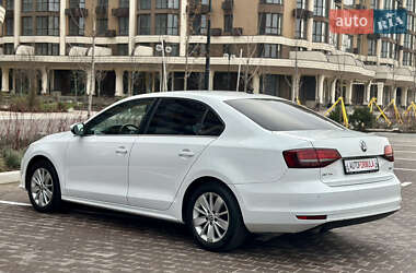 Седан Volkswagen Jetta 2016 в Киеве