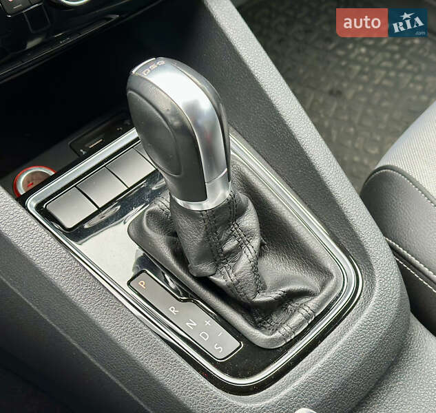 Седан Volkswagen Jetta 2016 в Киеве