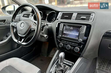 Седан Volkswagen Jetta 2016 в Киеве