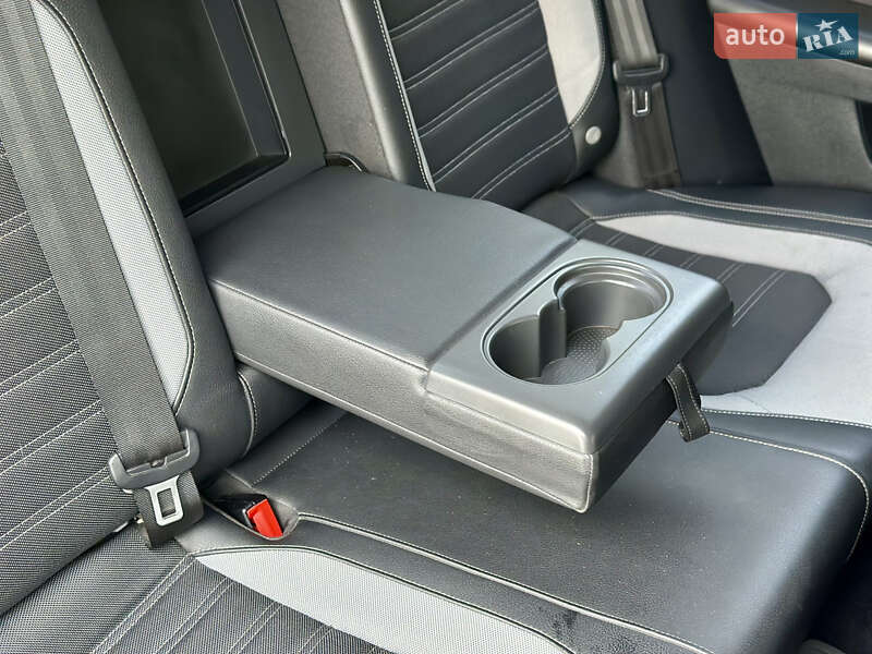 Седан Volkswagen Jetta 2016 в Киеве