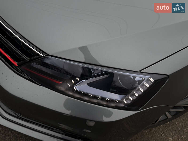 Седан Volkswagen Jetta 2016 в Одесі