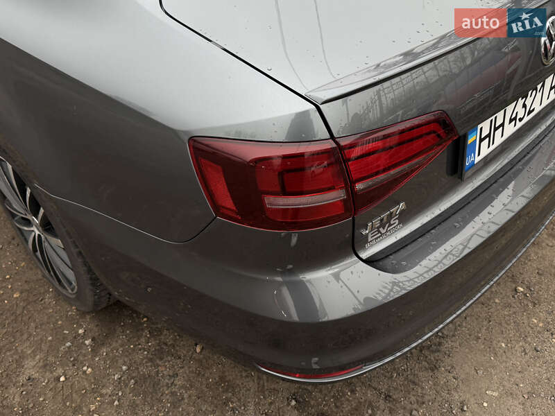 Седан Volkswagen Jetta 2016 в Одесі