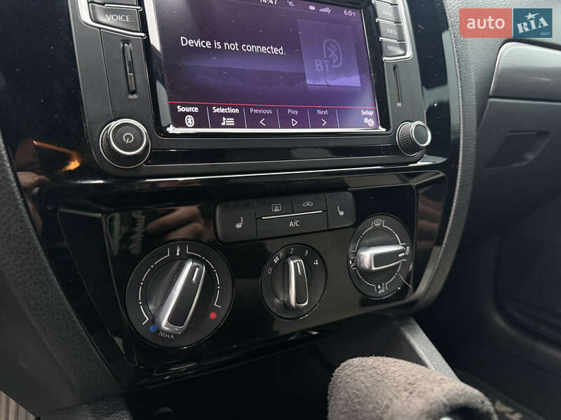 Седан Volkswagen Jetta 2016 в Одесі