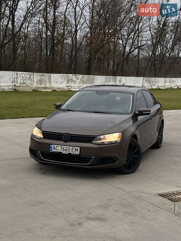 Седан Volkswagen Jetta 2013 в Луцьку