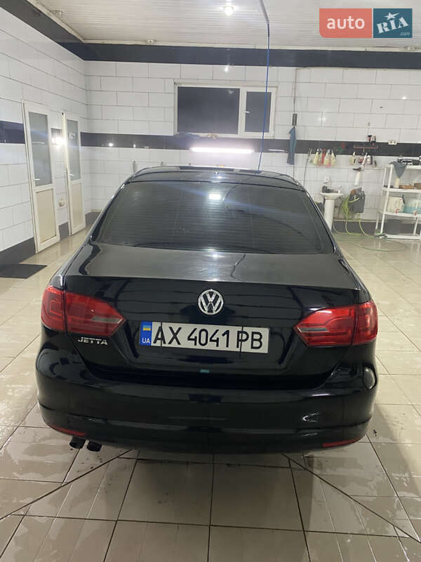 Седан Volkswagen Jetta 2011 в Лозовій