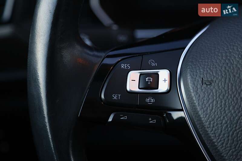 Седан Volkswagen Jetta 2018 в Києві