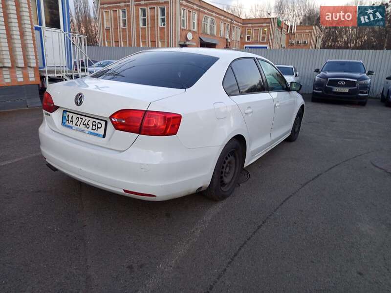 Седан Volkswagen Jetta 2013 в Києві