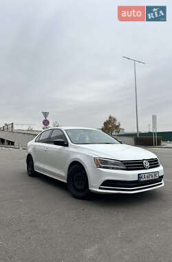 Седан Volkswagen Jetta 2015 в Києві