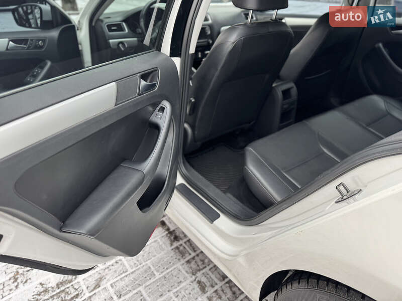 Седан Volkswagen Jetta 2013 в Кам'янському