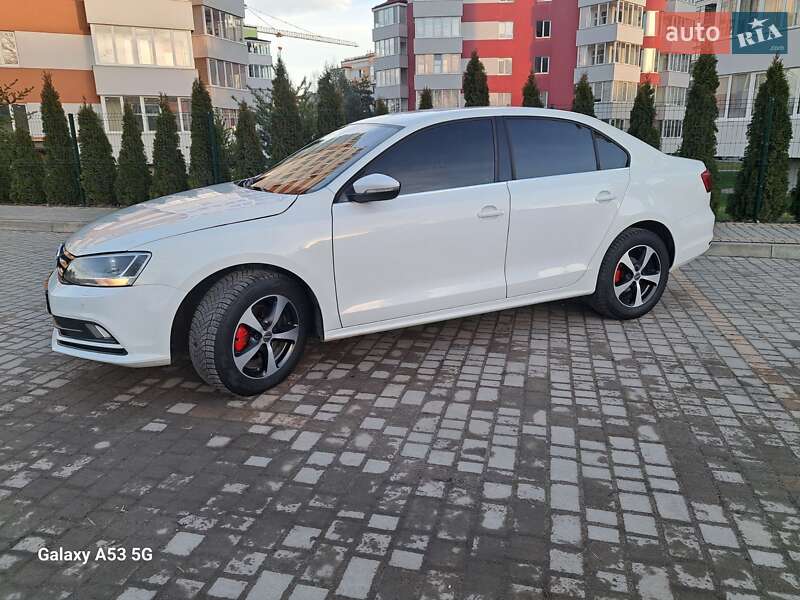 Седан Volkswagen Jetta 2015 в Вінниці