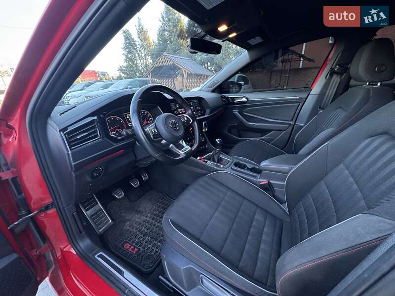 Седан Volkswagen Jetta 2020 в Виннице