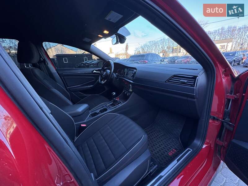 Седан Volkswagen Jetta 2020 в Виннице