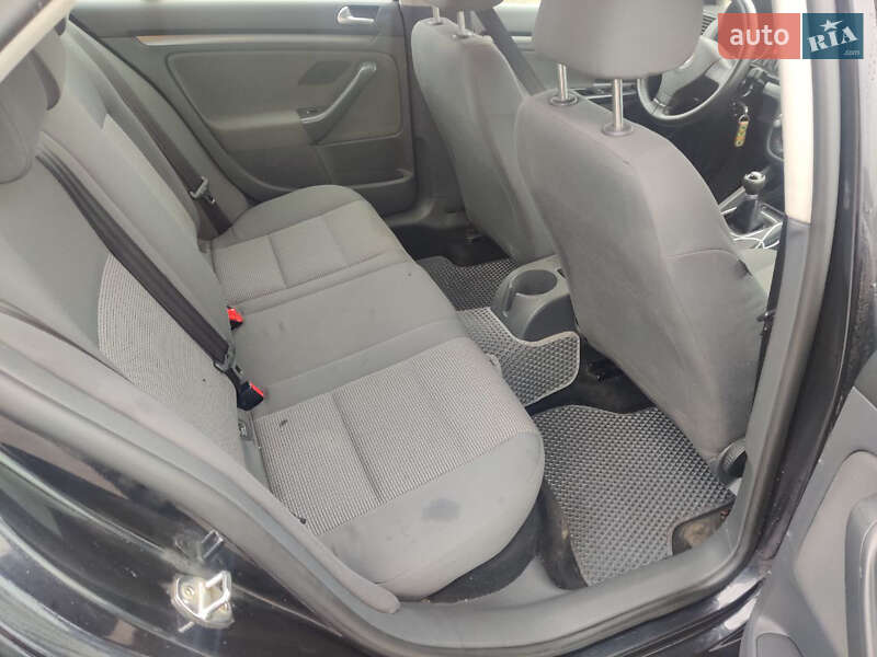 Седан Volkswagen Jetta 2007 в Львові