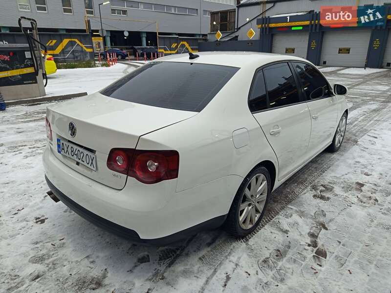 Седан Volkswagen Jetta 2009 в Харкові