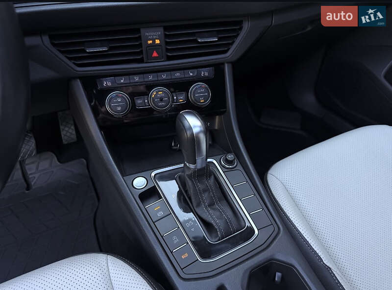 Седан Volkswagen Jetta 2019 в Кривом Роге