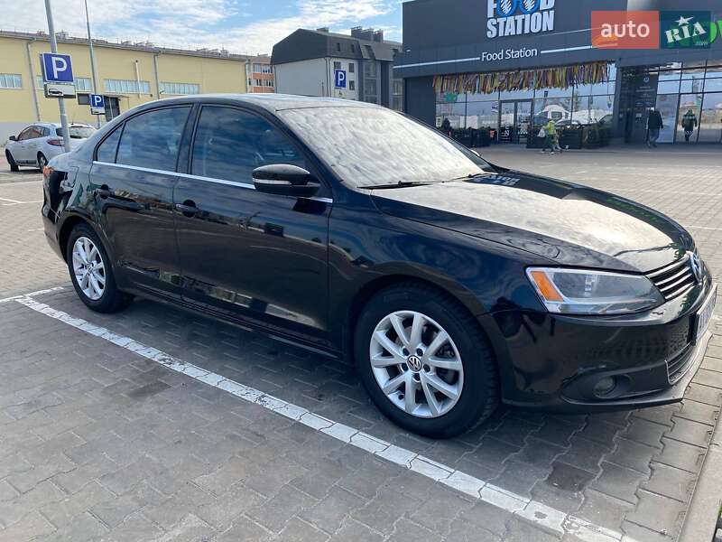 Седан Volkswagen Jetta 2013 в Києві