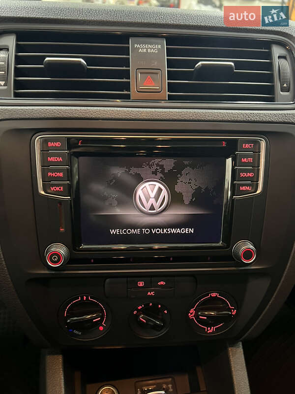 Седан Volkswagen Jetta 2016 в Харкові