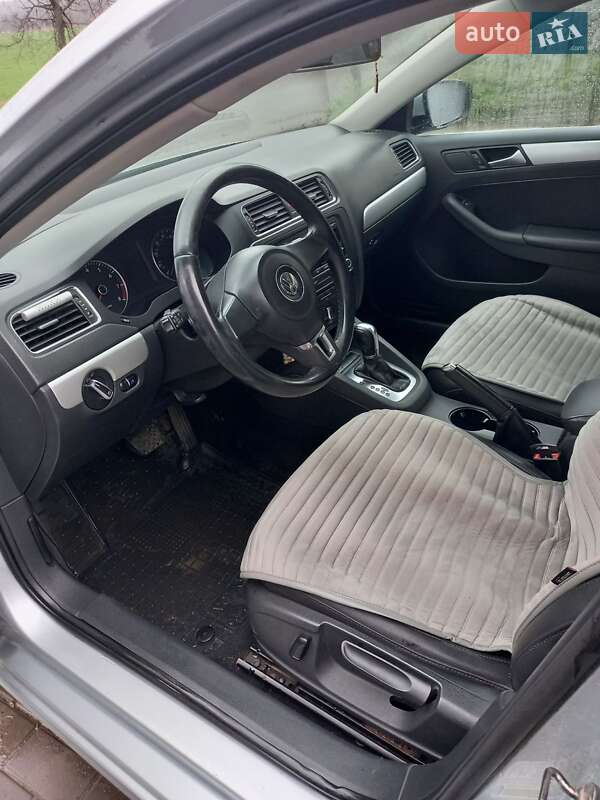 Седан Volkswagen Jetta 2012 в Тальному