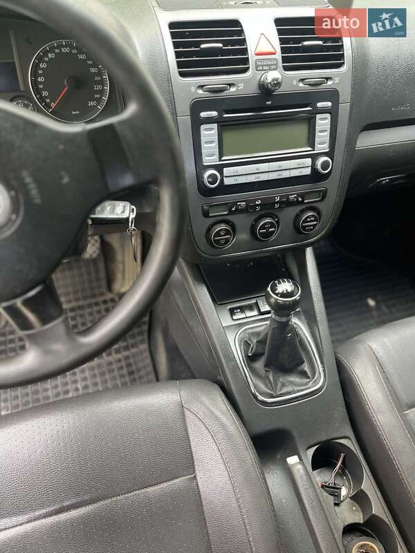 Седан Volkswagen Jetta 2008 в Жидачові