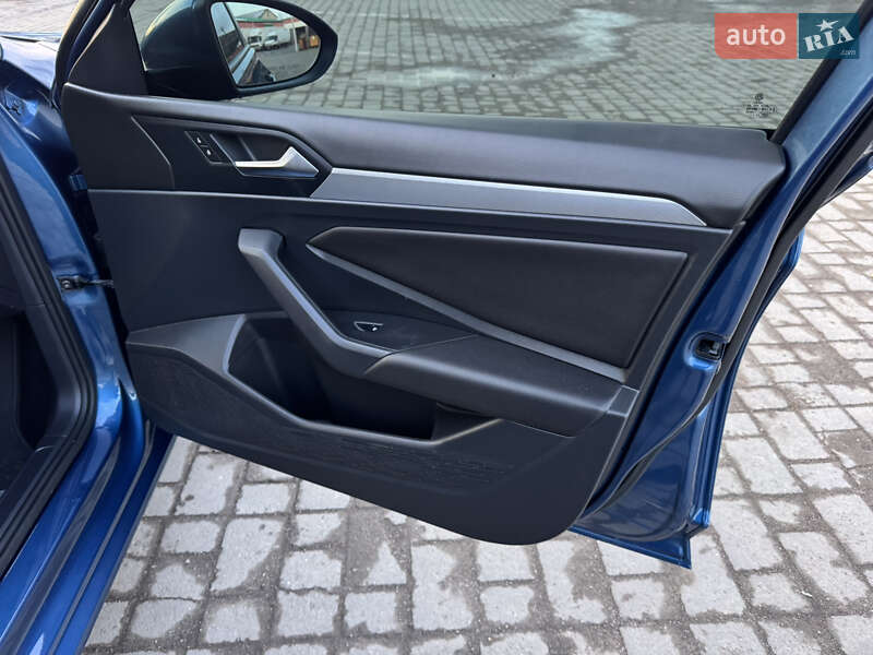 Седан Volkswagen Jetta 2018 в Ковелі