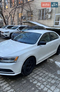 Седан Volkswagen Jetta 2015 в Києві