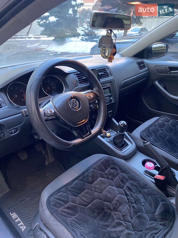 Седан Volkswagen Jetta 2015 в Києві фото 11 Седан Volkswagen Jetta 2015 в Києві