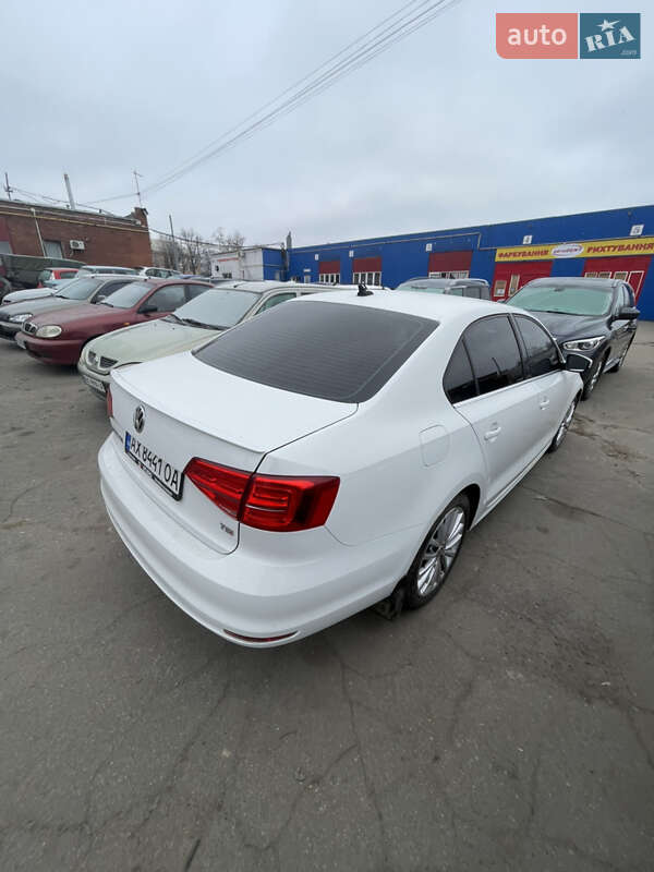 Седан Volkswagen Jetta 2015 в Харкові
