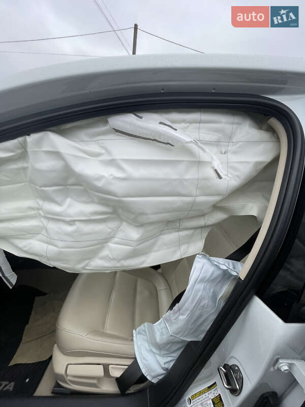 Седан Volkswagen Jetta 2015 в Харкові