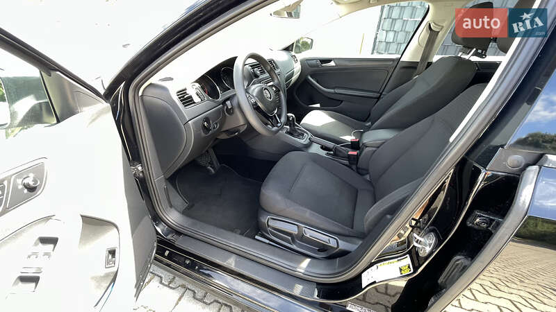 Седан Volkswagen Jetta 2016 в Києві