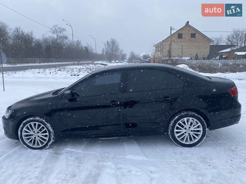 Седан Volkswagen Jetta 2012 в Києві