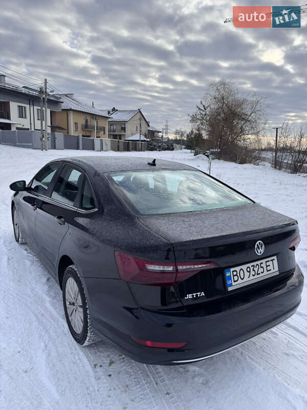 Седан Volkswagen Jetta 2020 в Львові