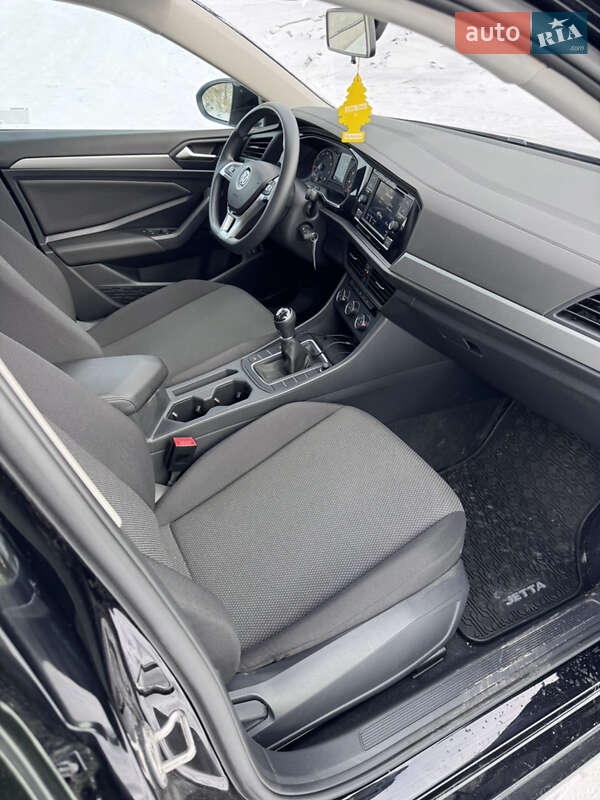 Седан Volkswagen Jetta 2020 в Львові