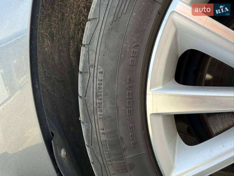 Седан Volkswagen Jetta 2014 в Львові