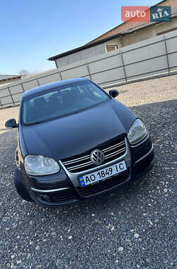 Седан Volkswagen Jetta 2006 в Ужгороде