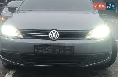 Седан Volkswagen Jetta 2011 в Днепре
