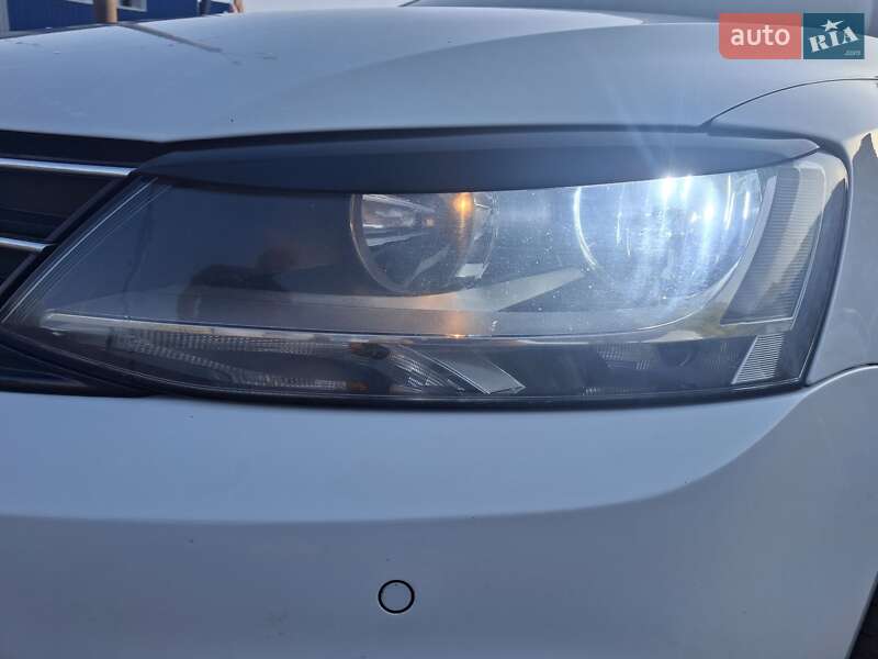 Седан Volkswagen Jetta 2016 в Житомирі