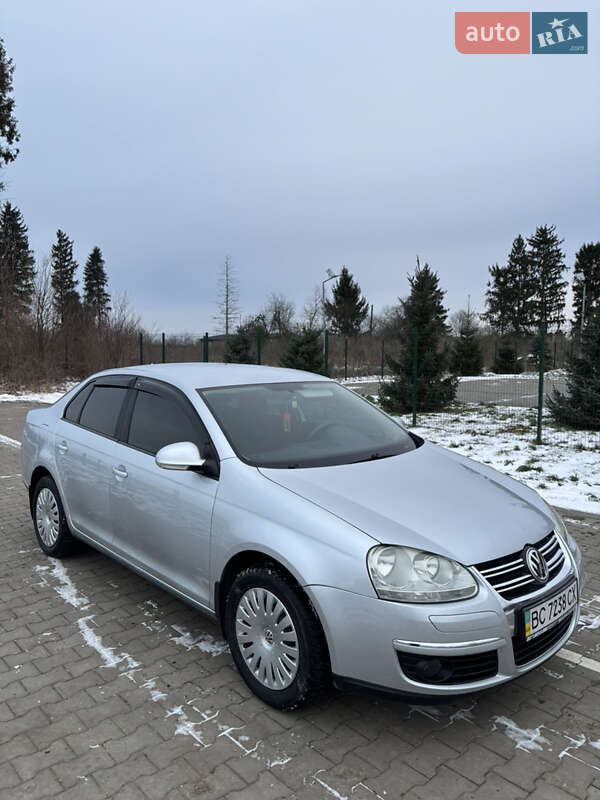 Седан Volkswagen Jetta 2006 в Львові