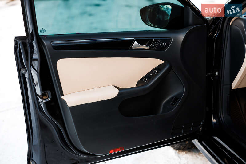 Седан Volkswagen Jetta 2016 в Ивано-Франковске