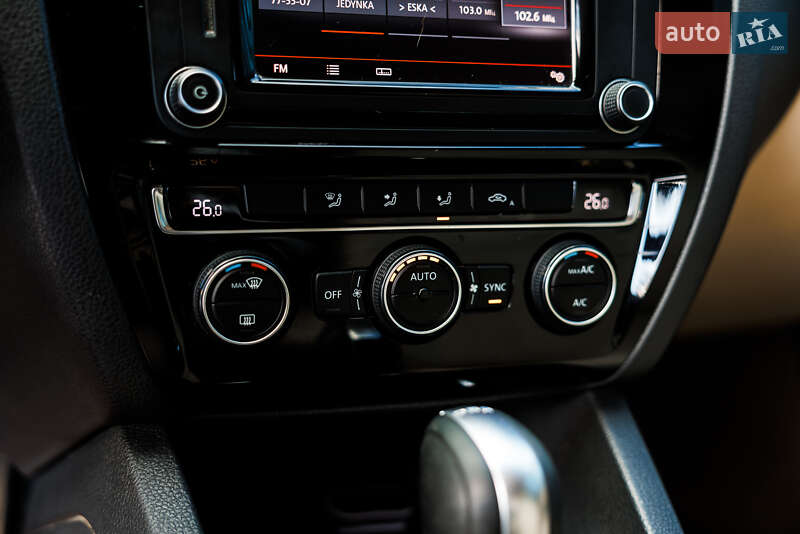 Седан Volkswagen Jetta 2016 в Ивано-Франковске