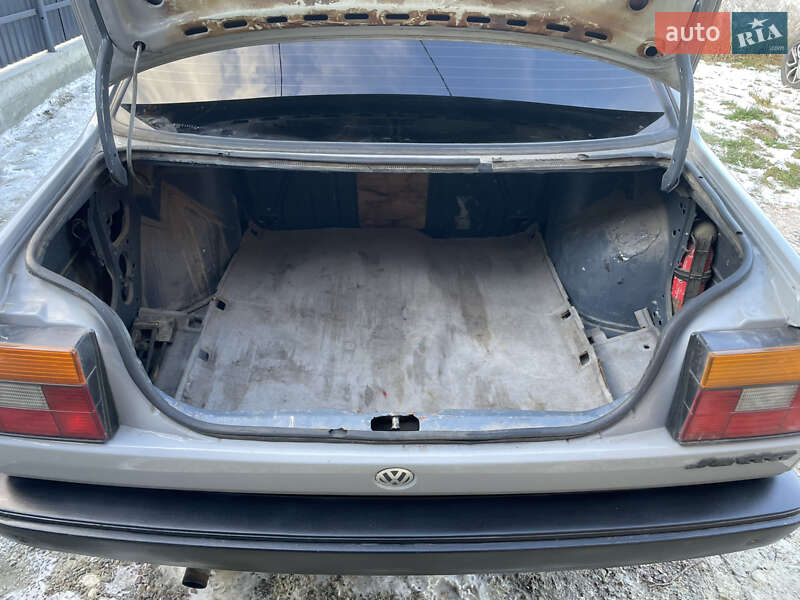 Седан Volkswagen Jetta 1988 в Трускавце