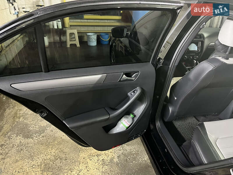 Седан Volkswagen Jetta 2016 в Борисполі