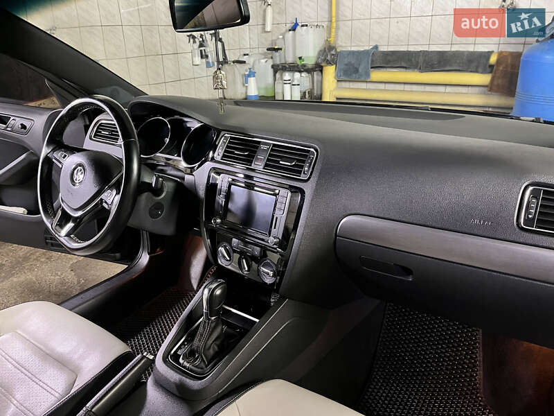 Седан Volkswagen Jetta 2016 в Борисполі