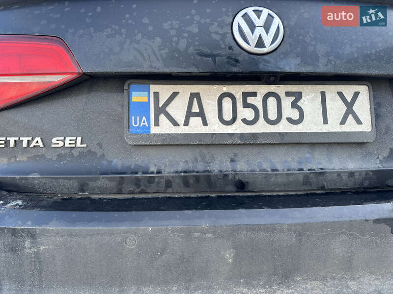 Седан Volkswagen Jetta 2015 в Петропавловской Борщаговке