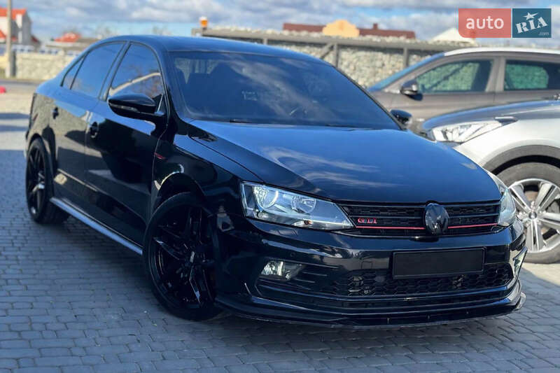 Седан Volkswagen Jetta 2015 в Ивано-Франковске
