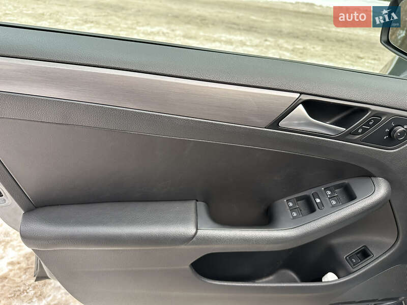 Седан Volkswagen Jetta 2017 в Ірпені
