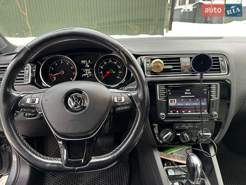 Седан Volkswagen Jetta 2017 в Ірпені