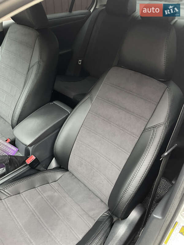 Седан Volkswagen Jetta 2016 в Києві